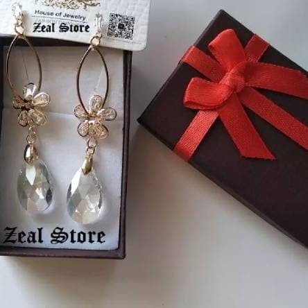Stylish Drop Long Earring with Rhinestones
